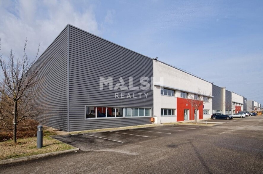 50 Rue Jean Zay, Saint-Priest to rent - Building Photo - Image 1 of 5