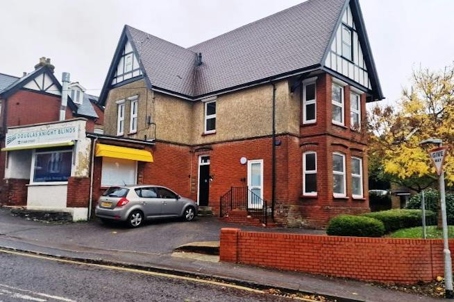 31B Station Rd, Park Gate to rent Primary Photo- Image 1 of 2