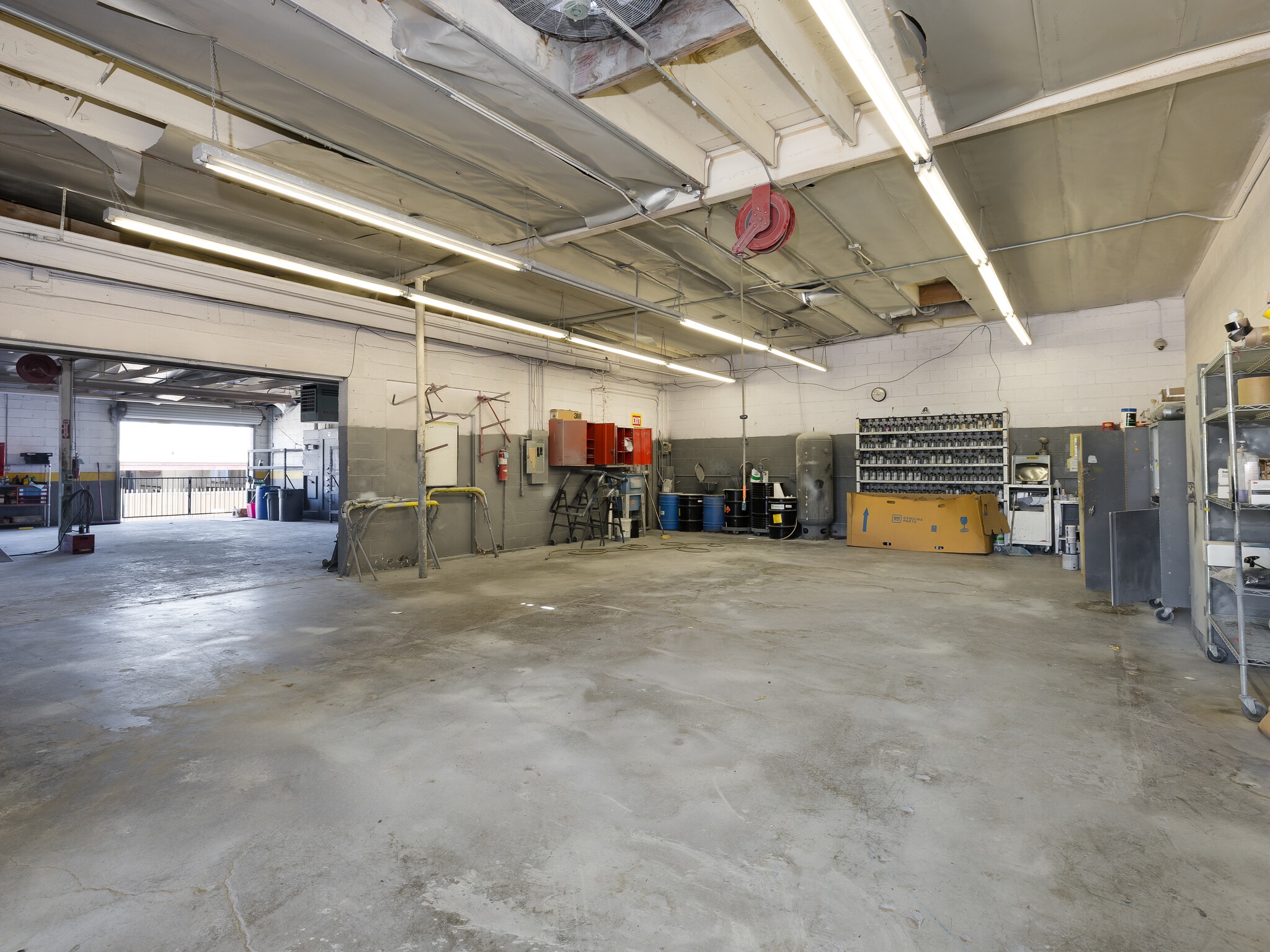 713-717 E El Segundo Blvd portfolio of 2 properties for sale on LoopNet.co.uk Building Photo- Image 1 of 39