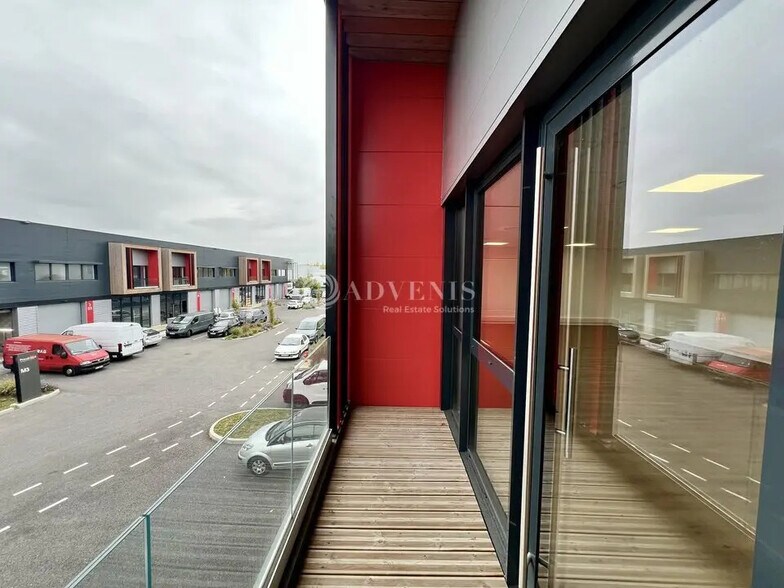 Light Industrial in Éragny to rent - Building Photo - Image 3 of 10