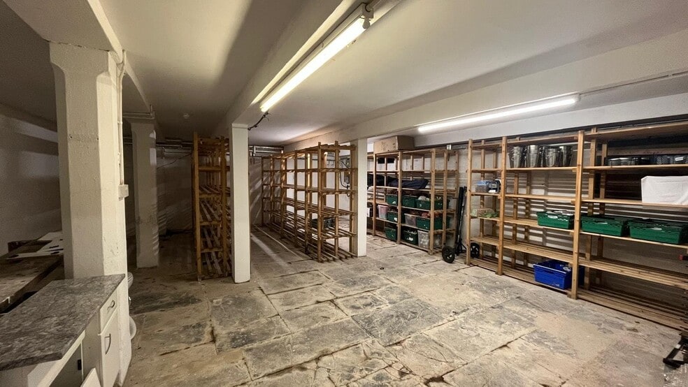 59 Willes Rd, Leamington Spa to rent - Building Photo - Image 2 of 12