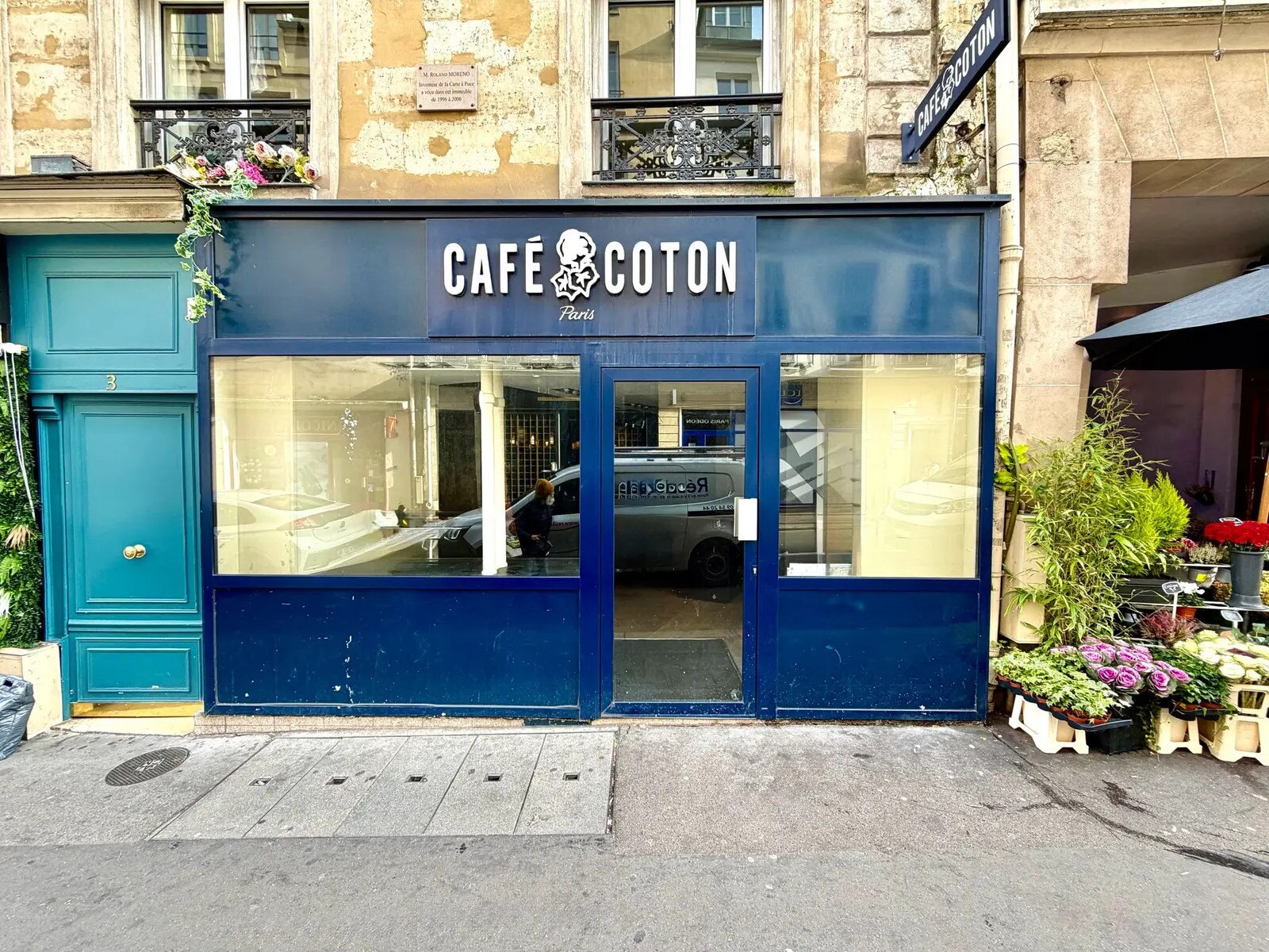 Retail in Paris to rent Building Photo- Image 1 of 3
