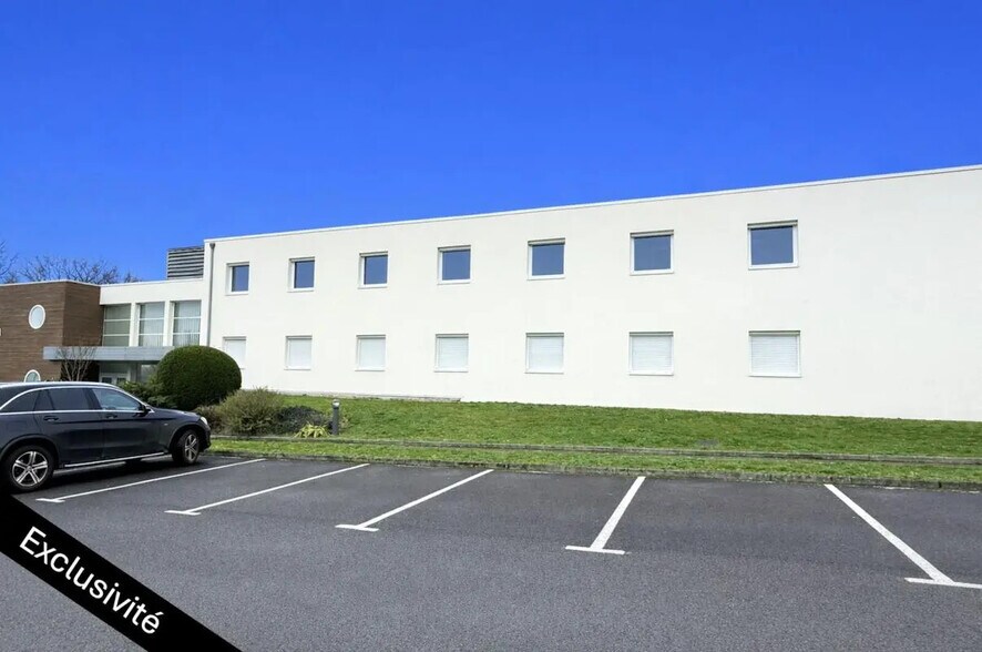 Office in Vannes for sale - Building Photo - Image 2 of 4