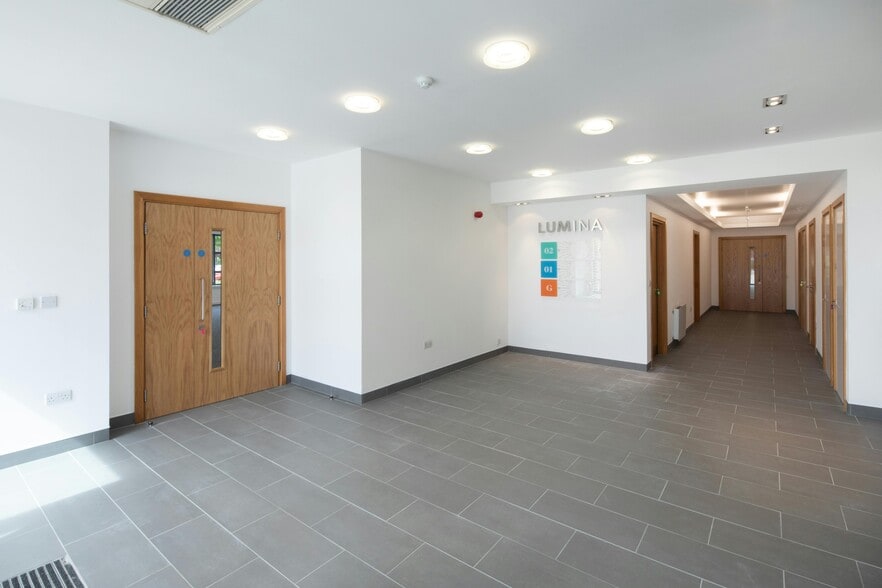 40 Ainslie Rd, Glasgow to rent - Building Photo - Image 3 of 15