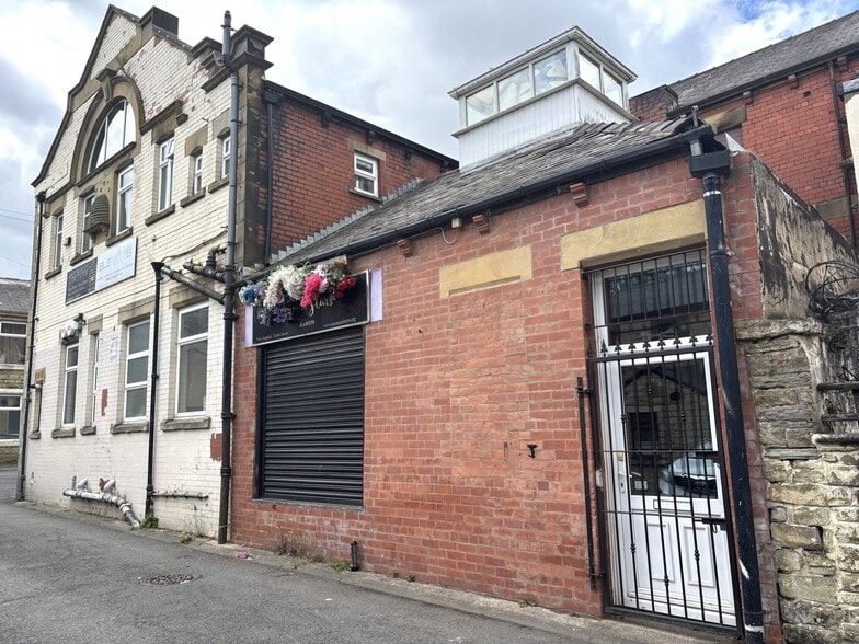 1A Mercer St, Accrington to rent - Building Photo - Image 1 of 3