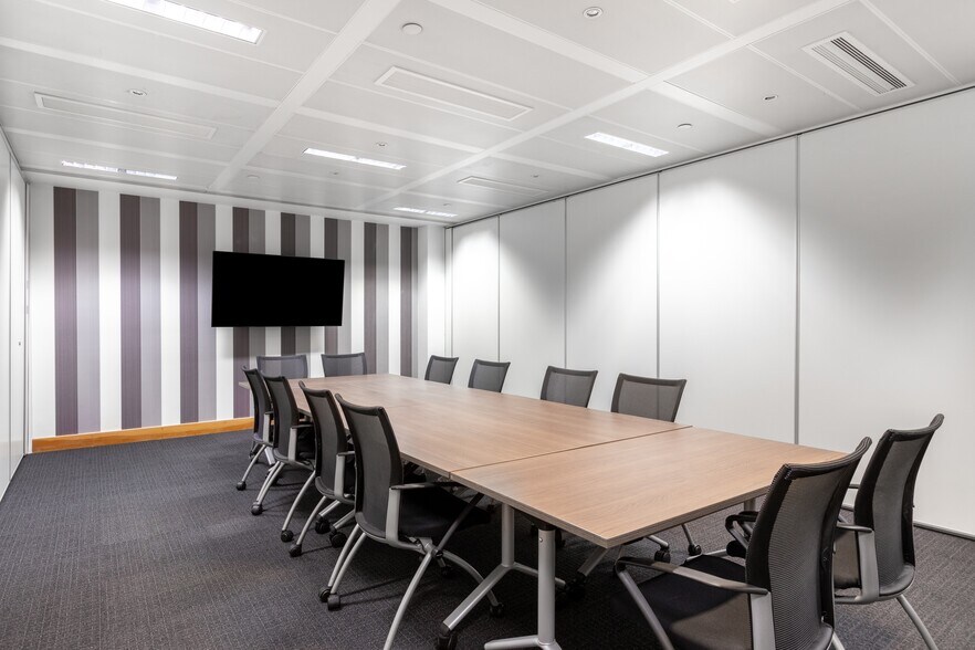 5-19 Kew Rd, Richmond to rent - Interior Photo - Image 3 of 7