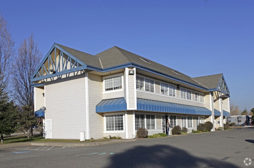 2236 Mariner Square Dr, Alameda 94501 UK