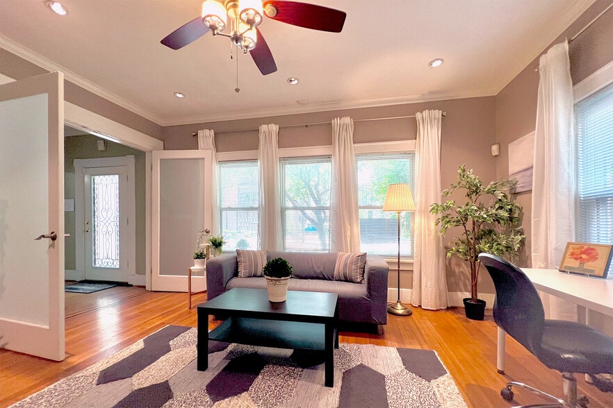 2407 Waugh Dr, Houston, TX for sale - Interior Photo - Image 2 of 19