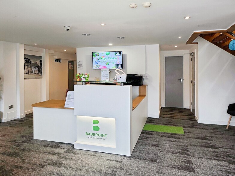 Aerodrome Rd, Gosport to rent - Interior Photo - Image 2 of 10