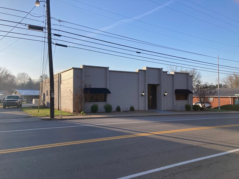 2708 N Jackson Hwy, Canmer, KY for sale - Building Photo - Image 1 of 1