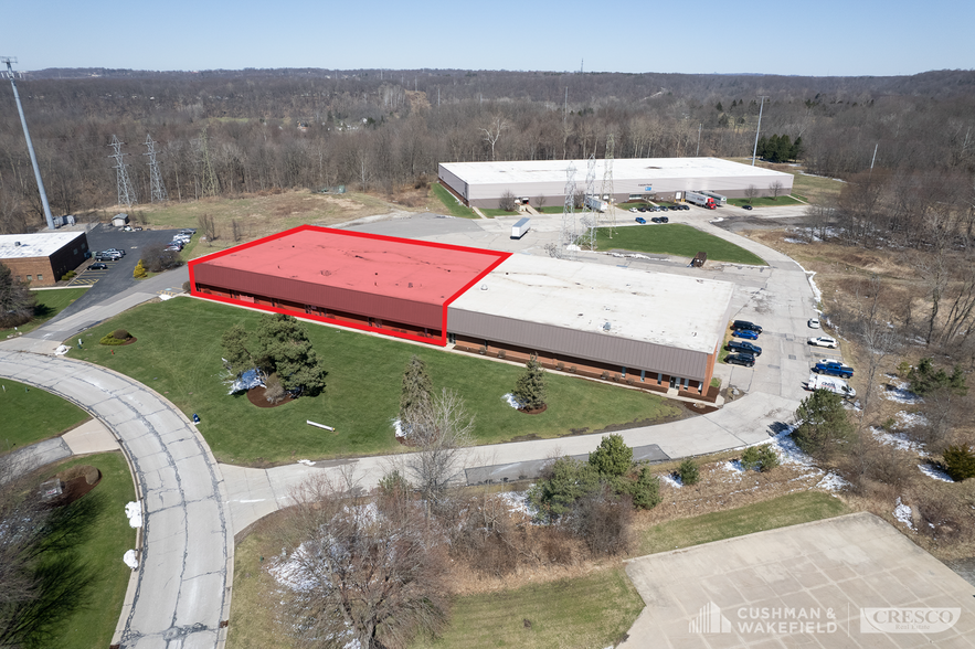 7620 Hub Pky, Valley View, OH for sale - Building Photo - Image 1 of 1