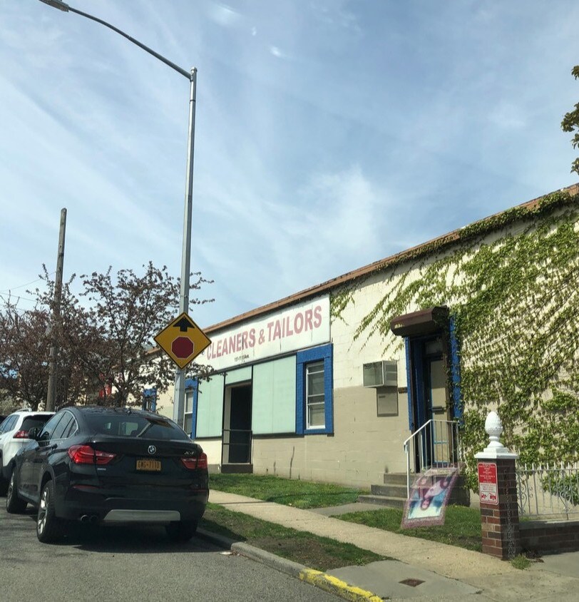 15111 11th Ave, Whitestone, NY for sale Primary Photo- Image 1 of 1