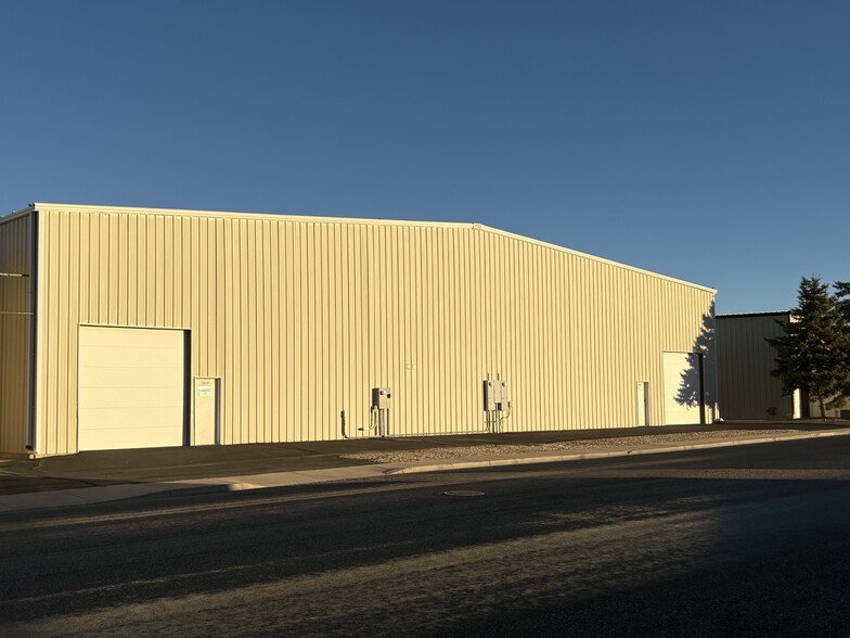 Industrial Investment & Land Development portfolio of 4 properties for sale on LoopNet.co.uk - Primary Photo - Image 2 of 4