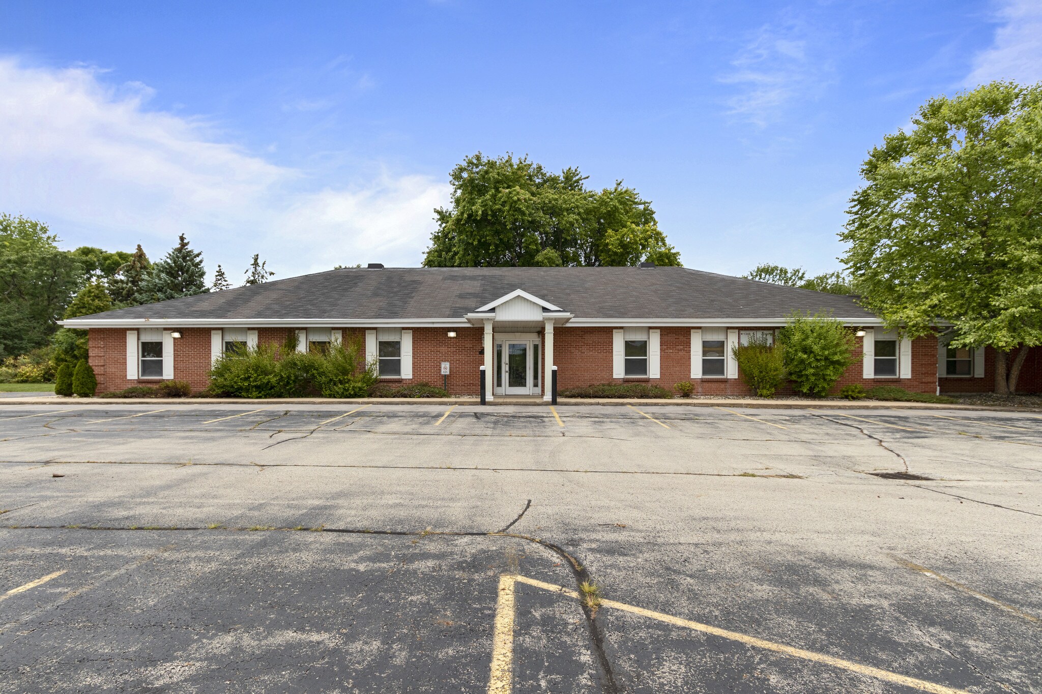 1348 American Dr, Neenah, WI for sale Primary Photo- Image 1 of 1