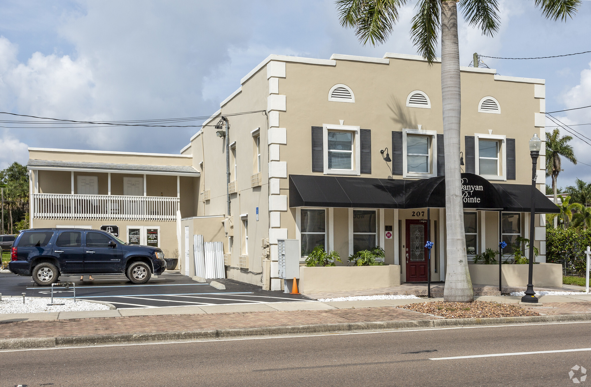 207 Cross St, Punta Gorda, FL for sale Primary Photo- Image 1 of 1