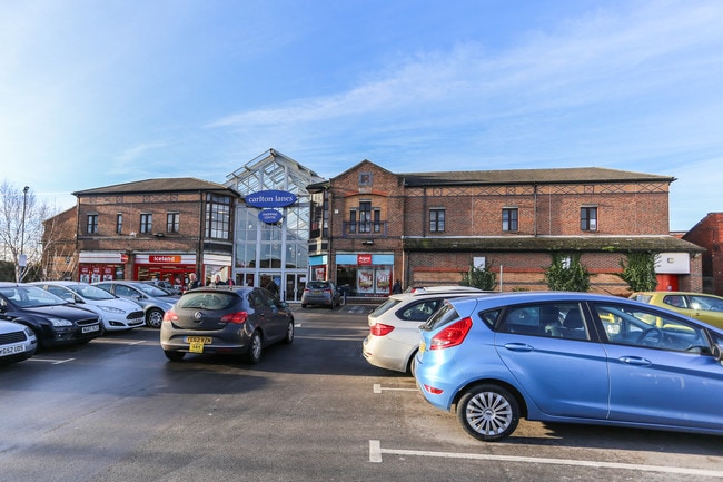 More details for Carlton Ln, Castleford - Retail to Rent
