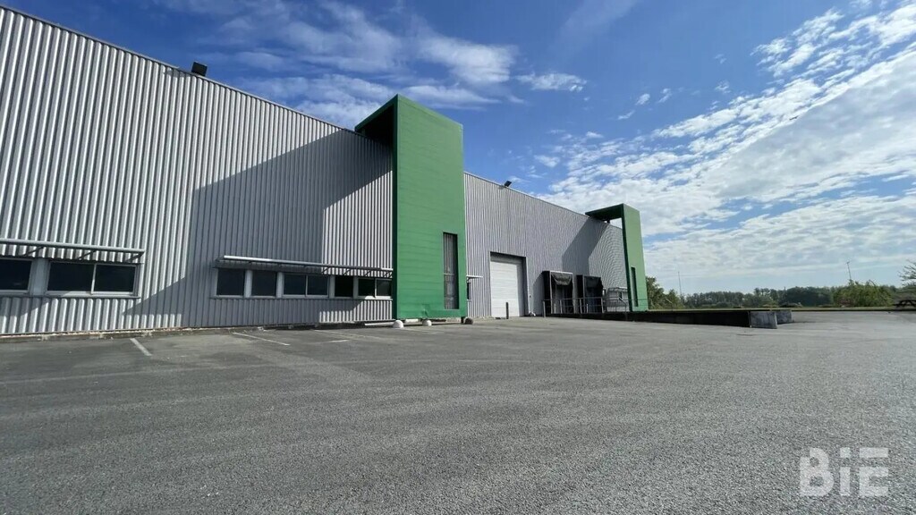 Location Local d'activités 1 690 m² - Photo 1