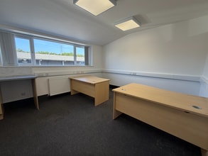 Deer Park, Truro to rent Interior Photo- Image 1 of 6