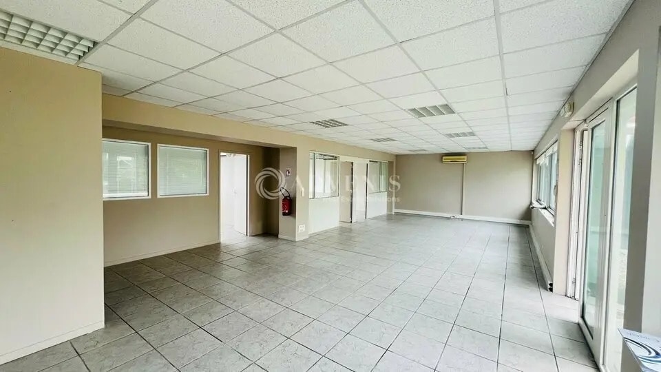 Location Bureaux 110 m² à 223 m² - Photo 1