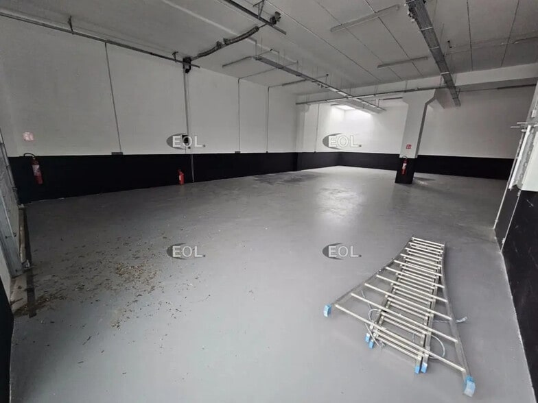 Light Industrial in Villejuif to rent - Interior Photo - Image 3 of 6