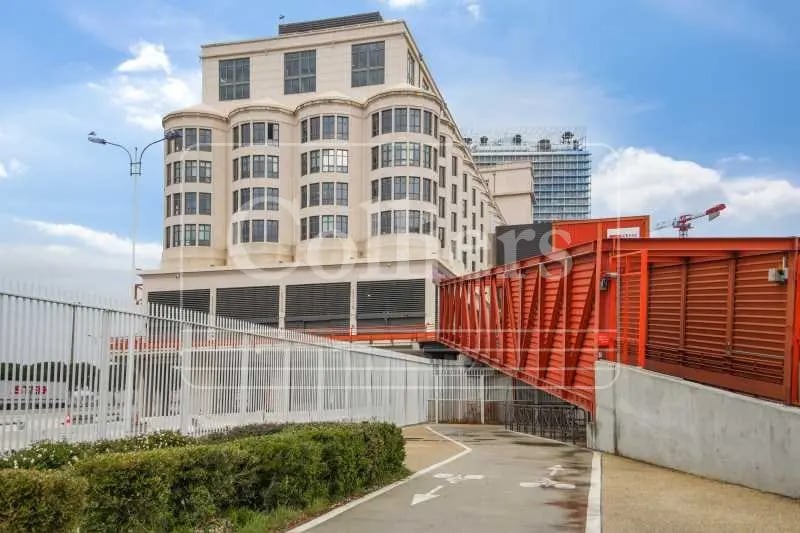 Office in Marseille to rent Building Photo- Image 1 of 6