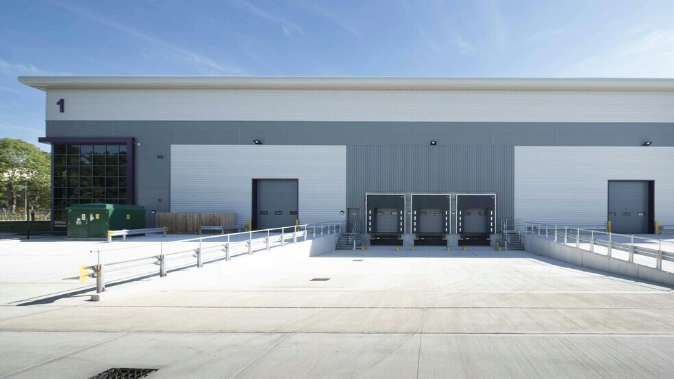 1-3 Test Ln, Southampton to rent - Building Photo - Image 3 of 28