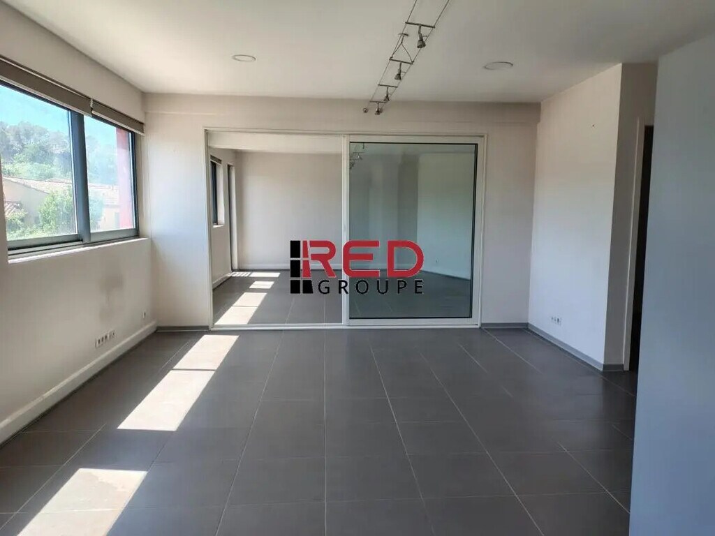 Location Bureaux 70 m² - Photo 1