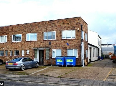 17 Lyon Rd, Walton On Thames for sale - Primary Photo - Image 1 of 1