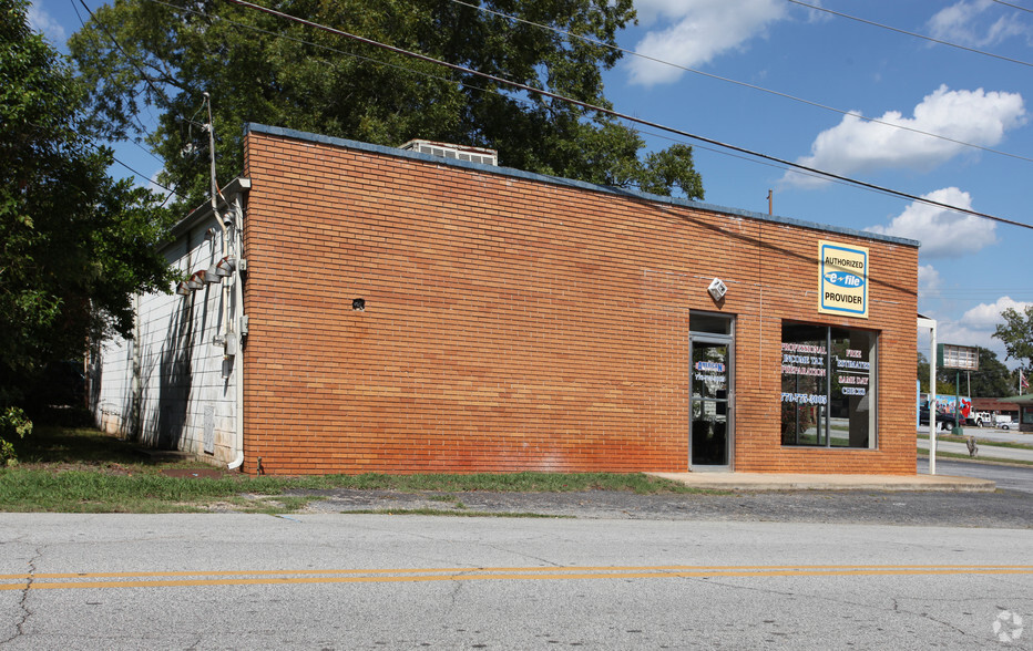 242 S Mulberry St, Jackson, GA for rent - Building Photo - Image 2 of 14