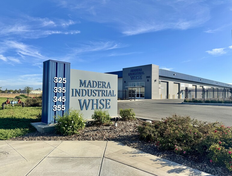 325-355 S Schnoor Ave, Madera, CA for sale - Building Photo - Image 2 of 25