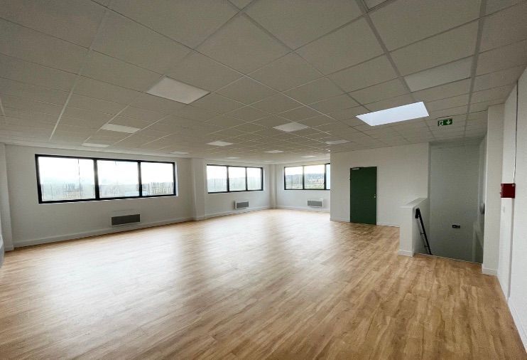 Light Industrial in Marignane for sale - Interior Photo - Image 3 of 4