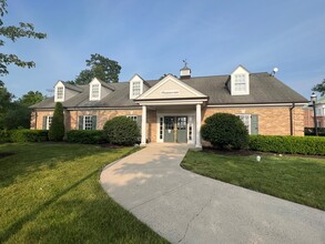 100 Progress Dr, Doylestown, PA for rent Building Photo- Image 1 of 12