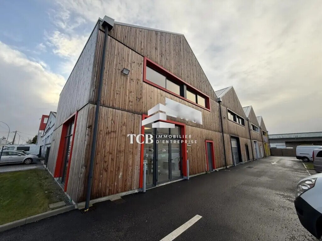 Location Local d'activités 361 m² - Photo 1