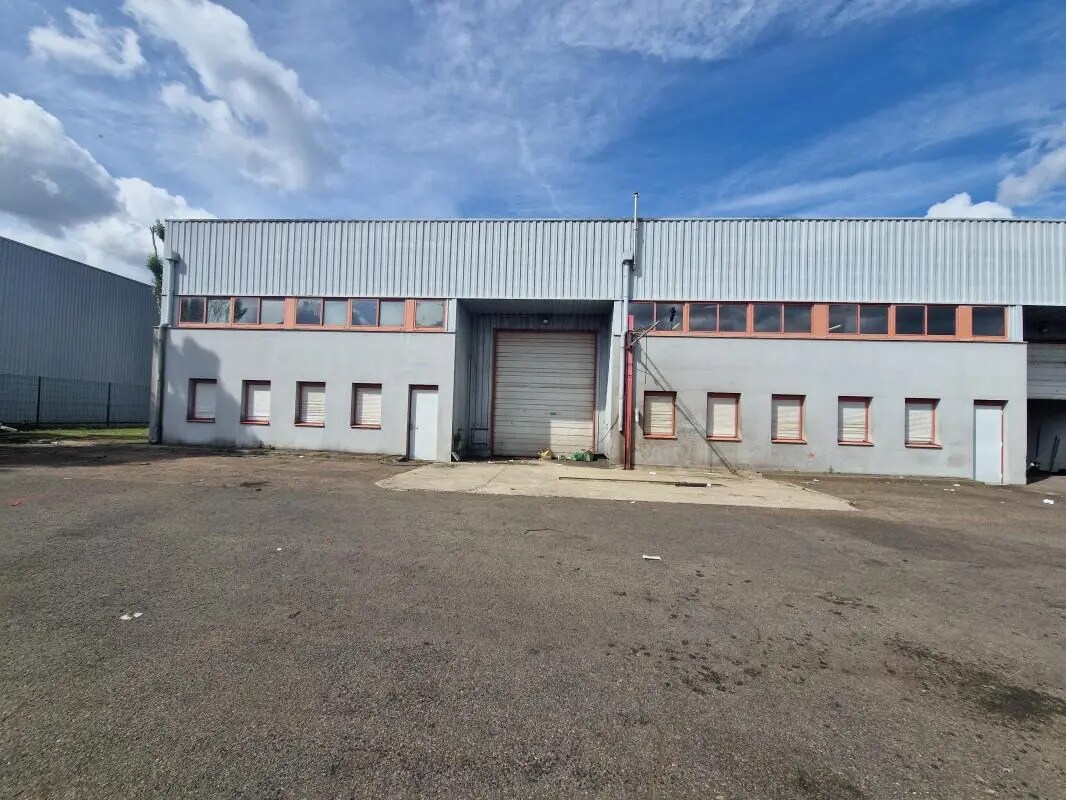Industrial in SAINT-OUEN-L'AUMONE to rent Building Photo- Image 1 of 9