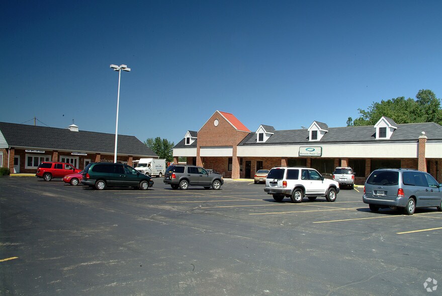 34960 Center Ridge Rd, North Ridgeville, OH for rent - Primary Photo - Image 1 of 8