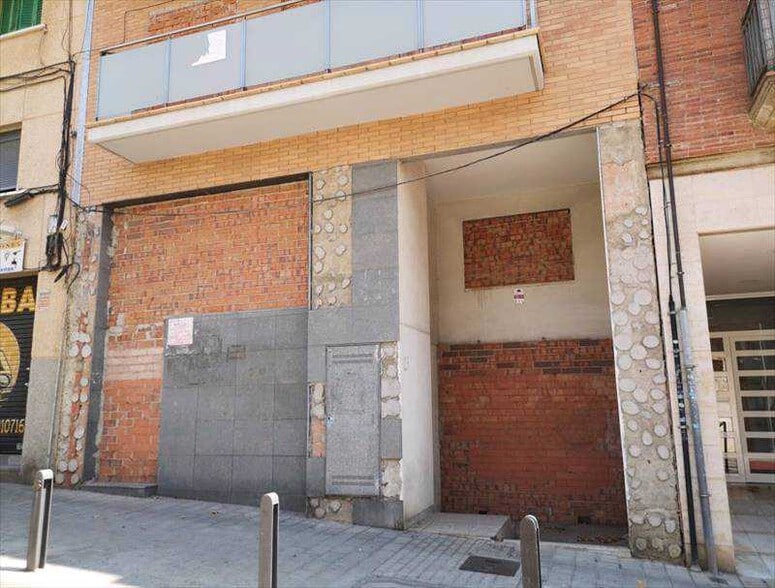 Carrer de la Lleialtat, 27, Esplugues de Llobregat, Barcelona for sale - Building Photo - Image 2 of 2