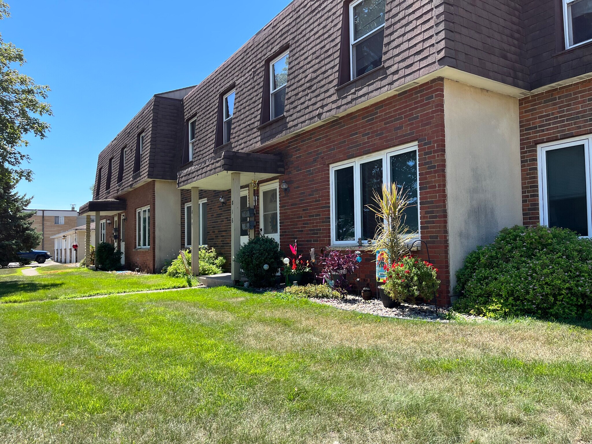 810 Ronell St, Saint Peter, MN for sale Building Photo- Image 1 of 1