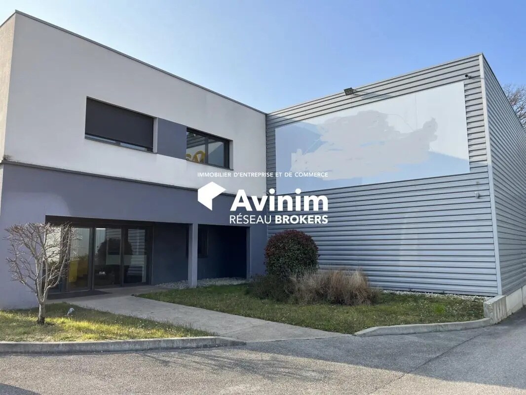 Light Industrial in Chaponost to rent Building Photo- Image 1 of 19