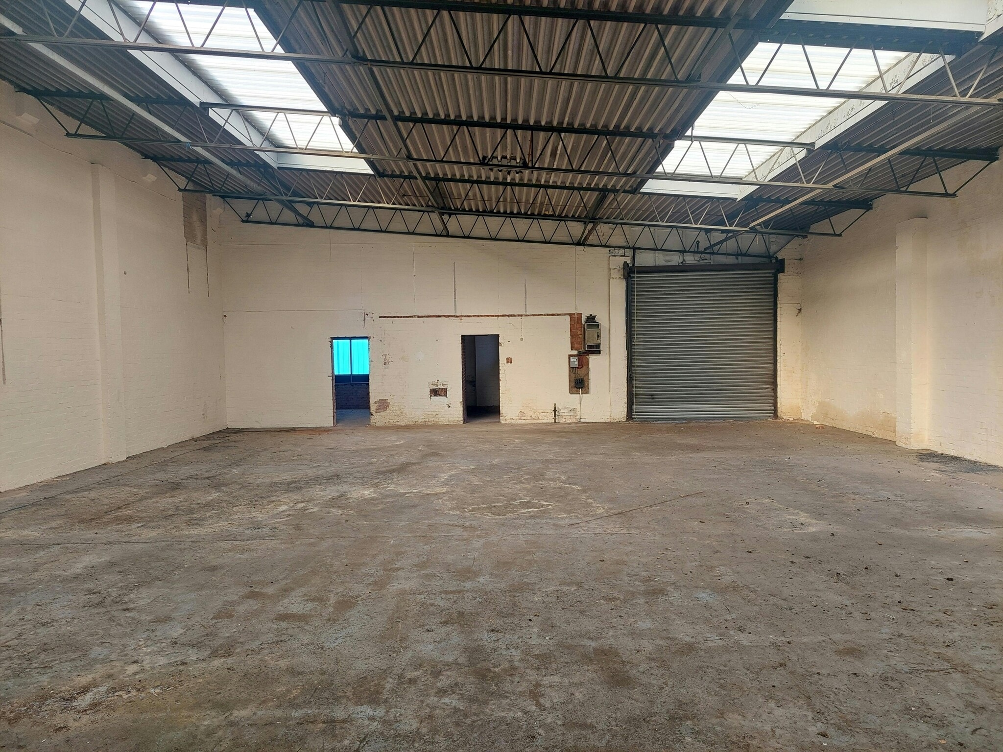 Oxford St, Bilston to rent Building Photo- Image 1 of 10