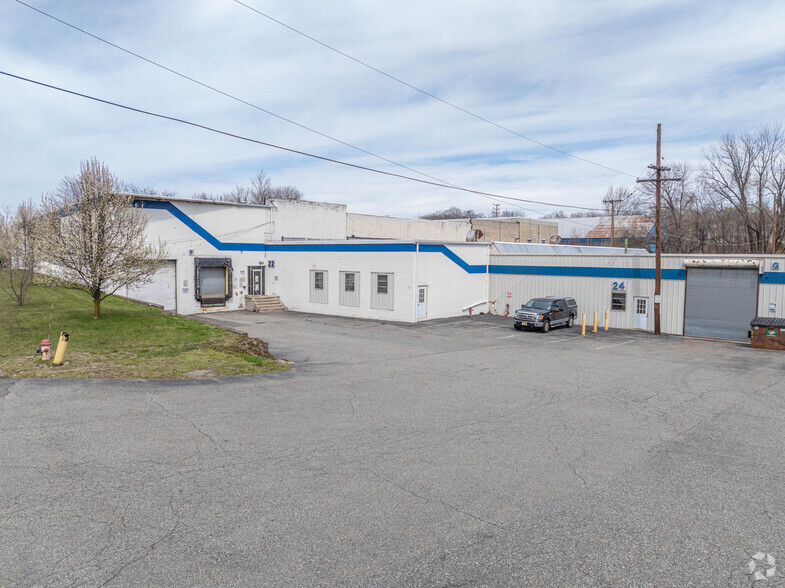 22-44 Richboynton Rd, Dover, NJ for rent - Primary Photo - Image 1 of 7