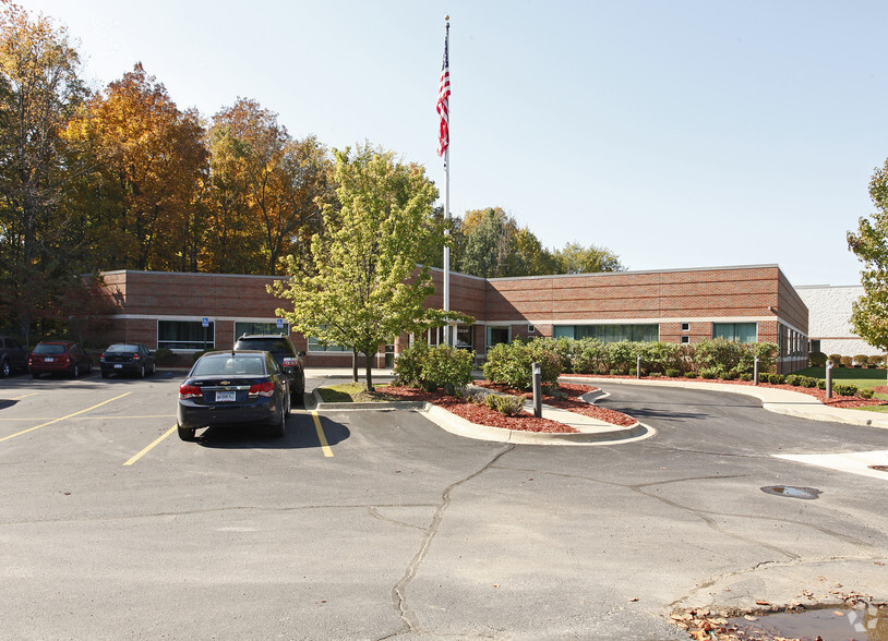 51229 Century Ct, Wixom, MI for sale - Primary Photo - Image 1 of 1