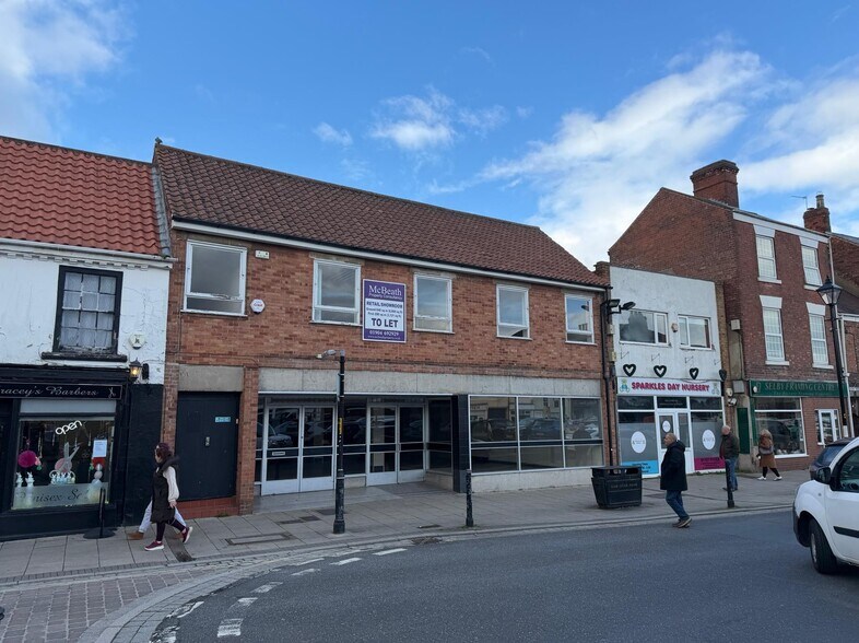43-45 Micklegate, Selby to rent - Building Photo - Image 2 of 2