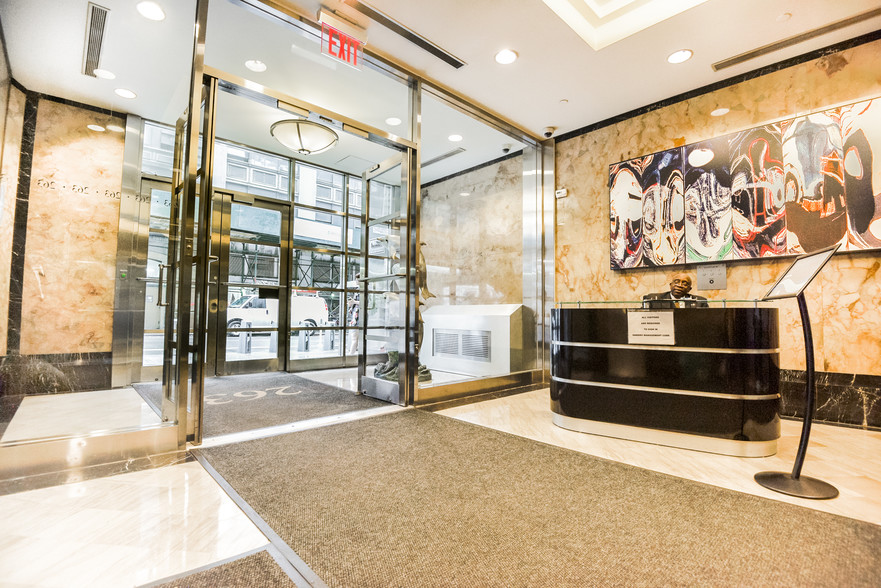 263 W 38th St, New York, NY for rent - Lobby - Image 2 of 10