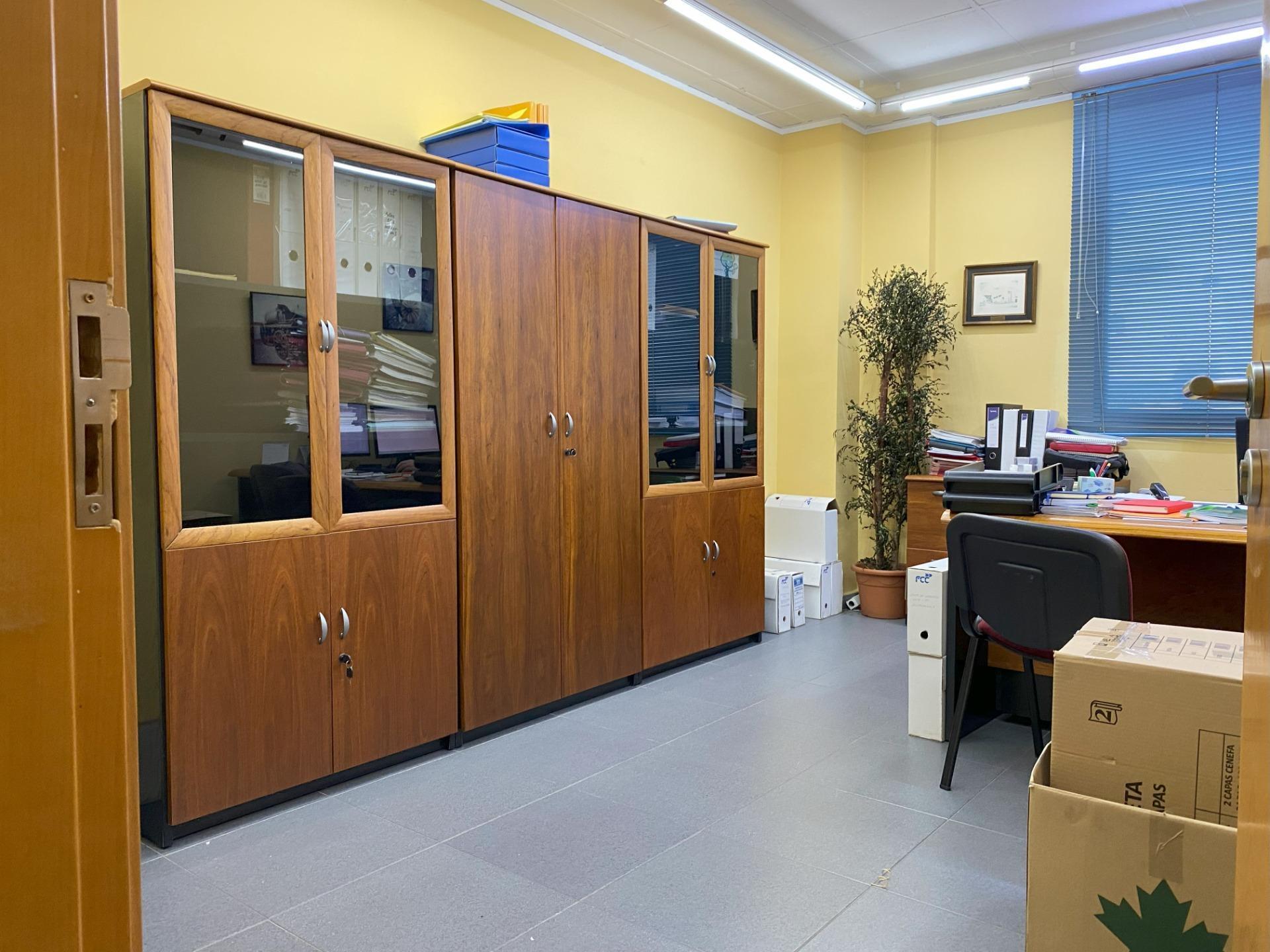 Retail in València to rent Interior Photo- Image 1 of 13