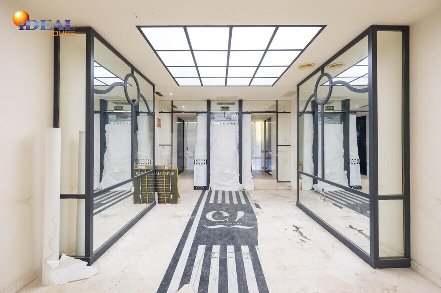 Retail in Granada for sale - Building Photo - Image 2 of 29