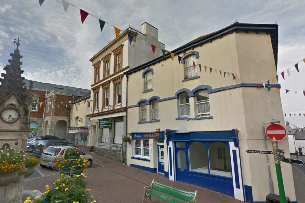 14 High St, Torrington to rent Primary Photo- Image 1 of 2