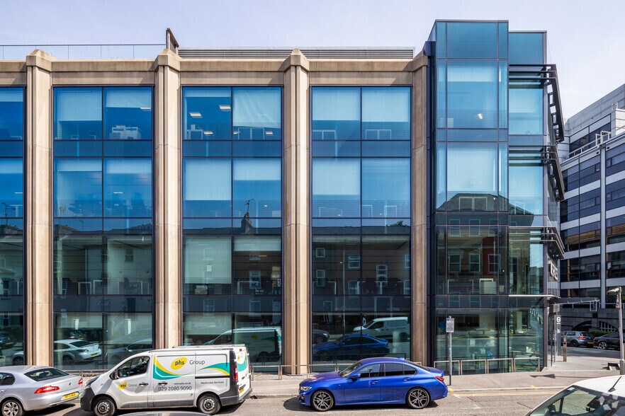 9 Greyfriars Rd, Reading to rent - Building Photo - Image 2 of 13