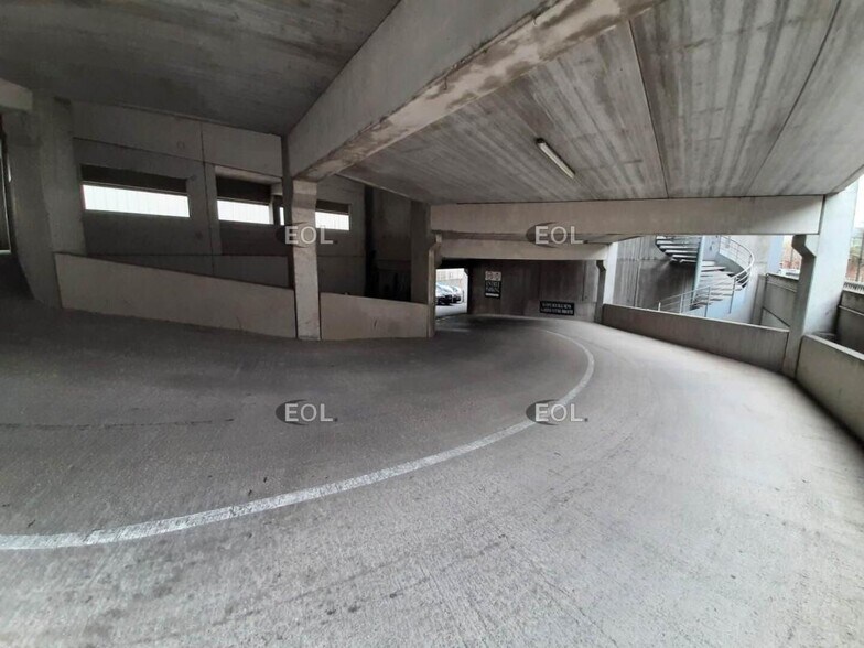 Light Industrial in Ivry-sur-Seine to rent - Building Photo - Image 2 of 9