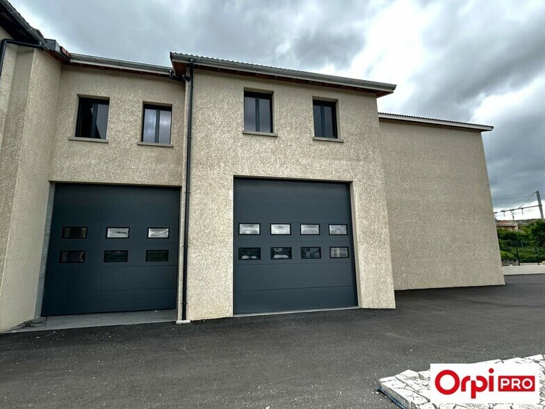 Office in Ternay to rent - Building Photo - Image 2 of 7