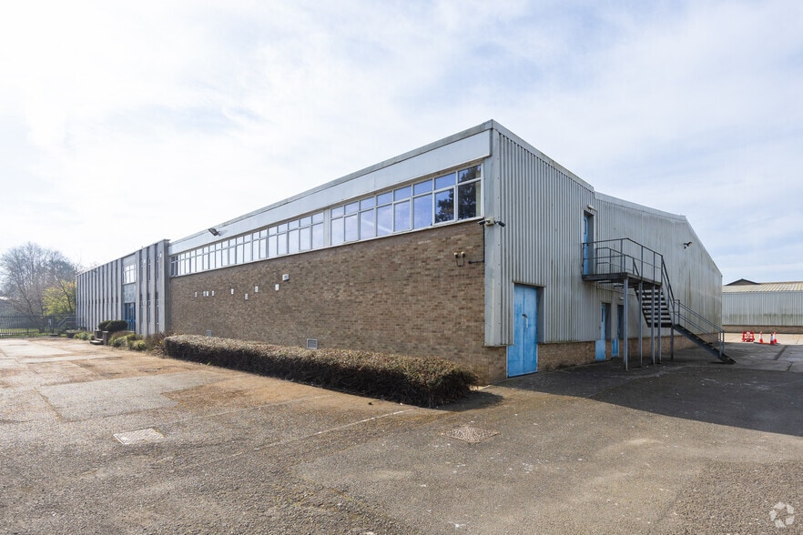 Henwood St, Ashford to rent - Building Photo - Image 1 of 5